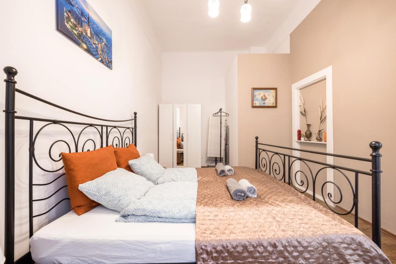 Downtown Tranquility Apartment Budapest Luaran gambar